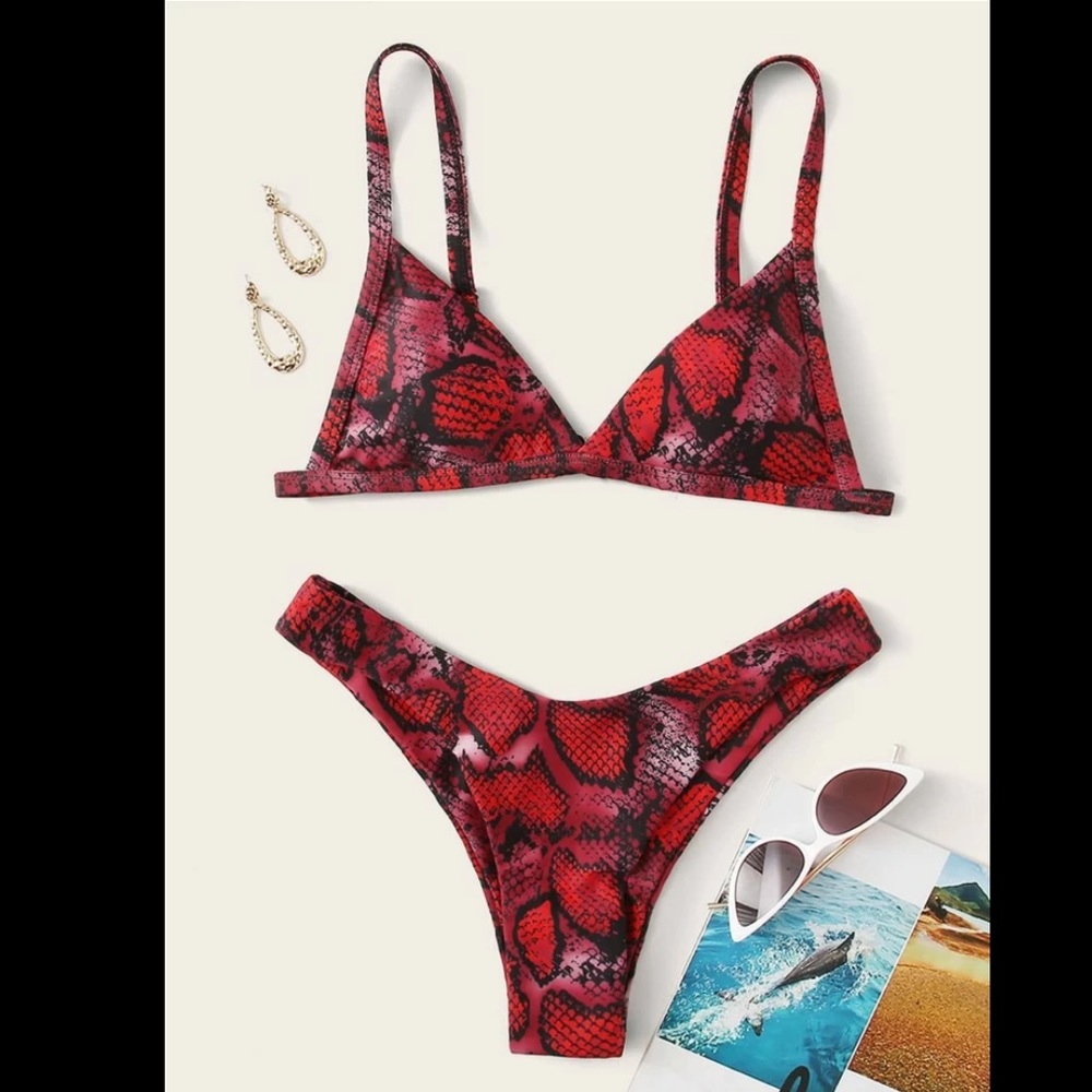 RED SNAKE SKIN